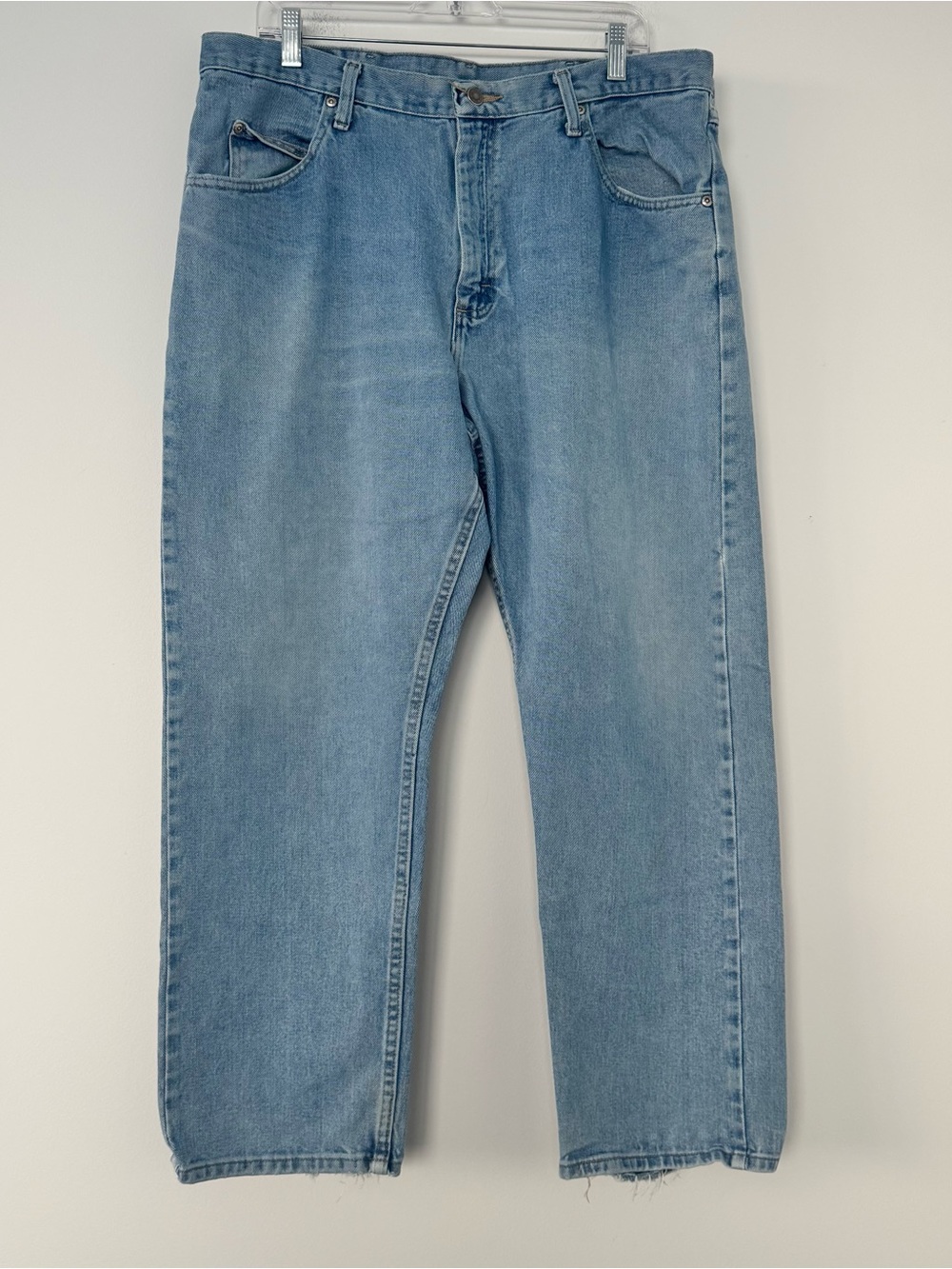 Wrangler Premium Relaxed Fit Jeans Mens 38x29 Light Wash 100% Cotton Distressed